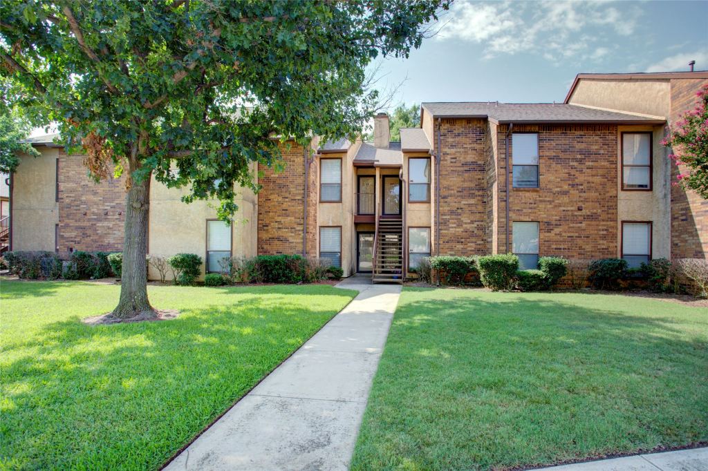 1304 Harwell Drive 4811, Arlington, TX 76011 — photo 1
