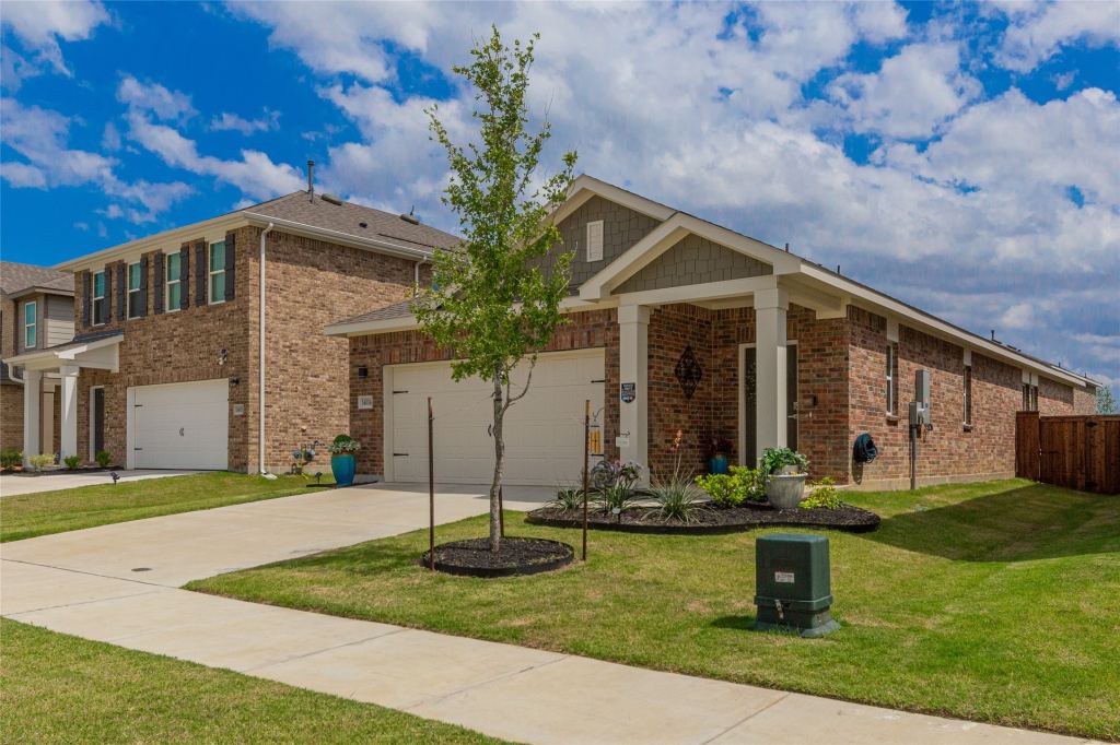 14114 Donahue Street, Pilot Point, TX 76258 — photo 1