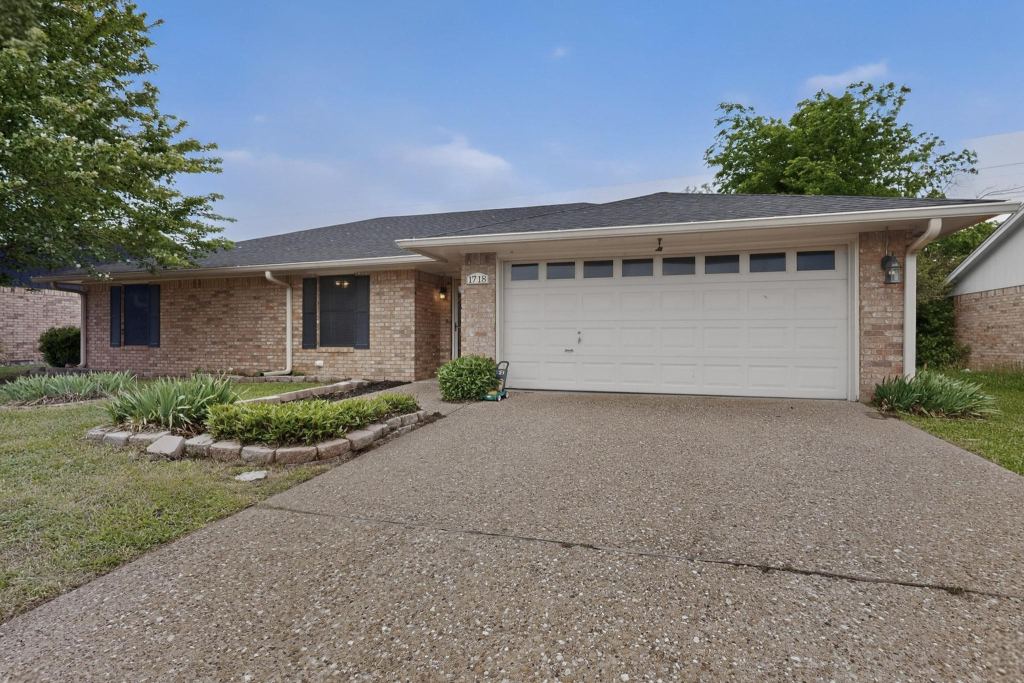 1718 Northwood Boulevard, Corsicana, TX 75110 — photo 1