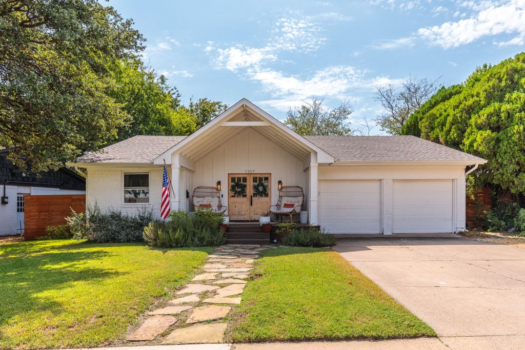 1307 Magnolia Drive, Richardson, TX 75080 — photo 1