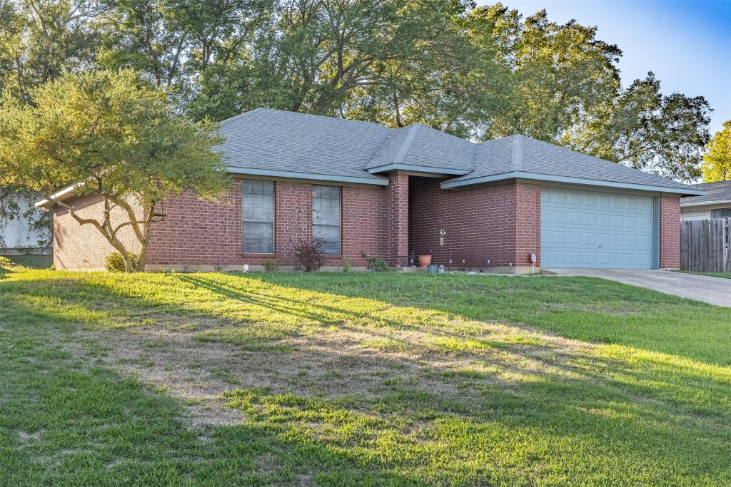305 Ross Avenue, Denison, TX 75020 — photo 1