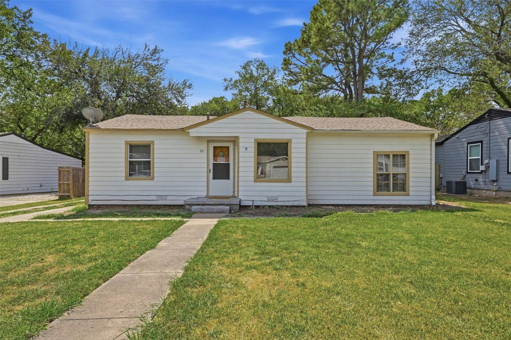 111 Atkinson Drive, Sherman, TX 75092 — photo 1