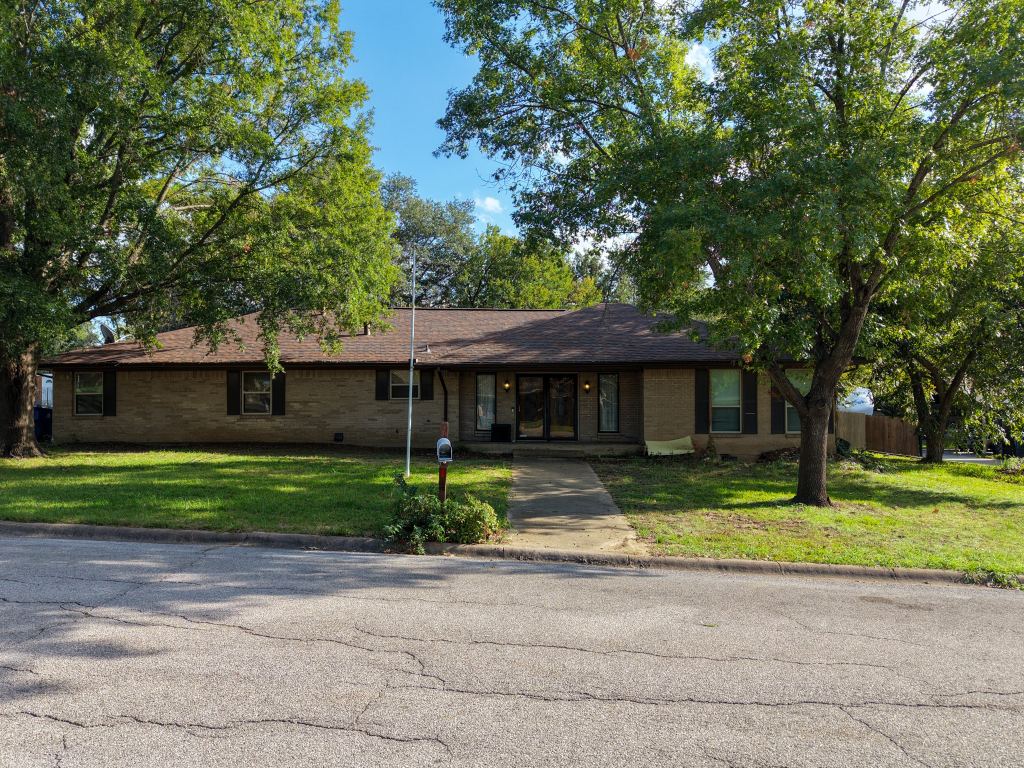 1602 Idlewood Drive, Sherman, TX 75092 — photo 1