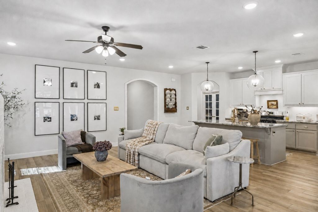 8228 Cheetah Path, Godley, TX 76044 — photo 1