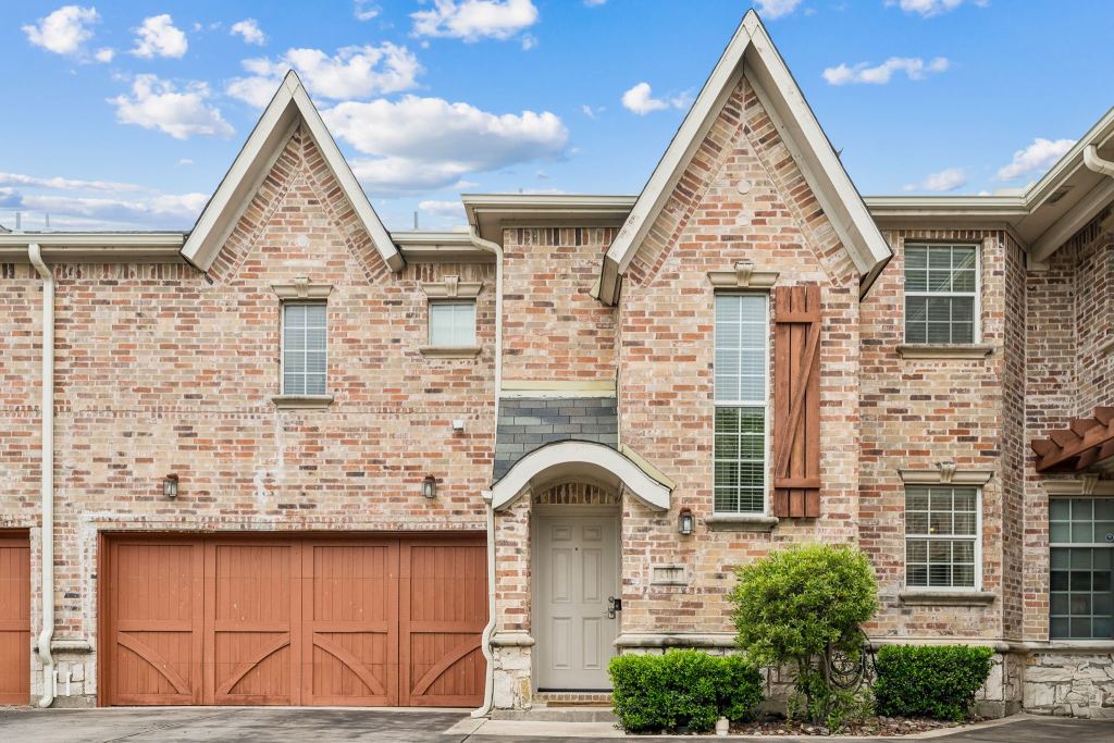 2117 Parkview, Carrollton, TX 75006 — photo 1