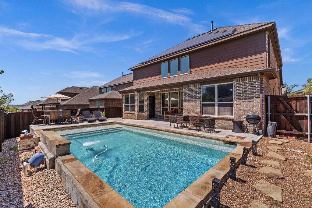 3305 Knoll Pines Road, Denton, TX 76208 — photo 1