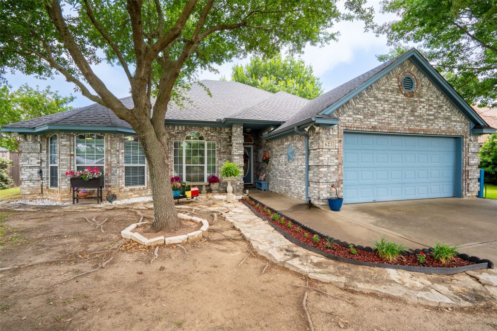623 Newlin Lane, Granbury, TX 76048 — photo 1
