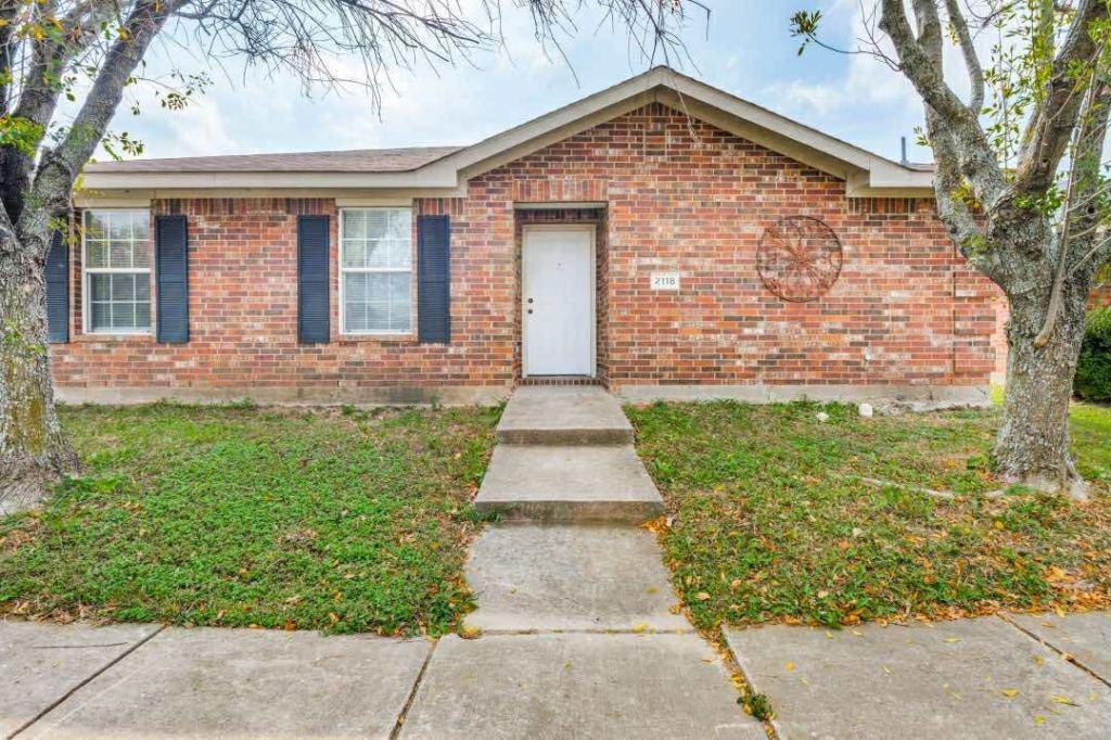 2118 Augusta Street, Lancaster, TX 75146 — photo 1