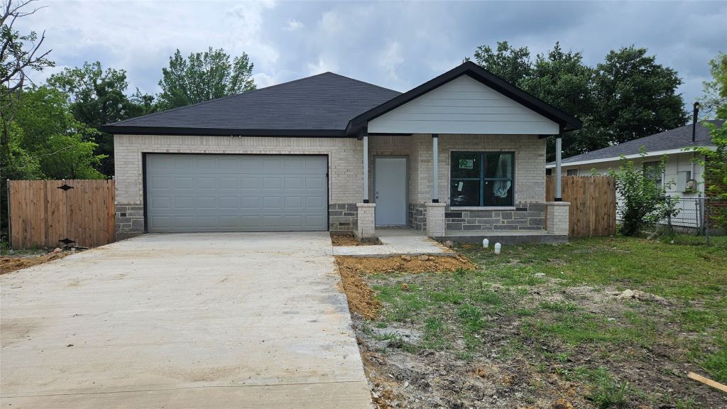 804 S Catherine Street, Terrell, TX 75160 — photo 1
