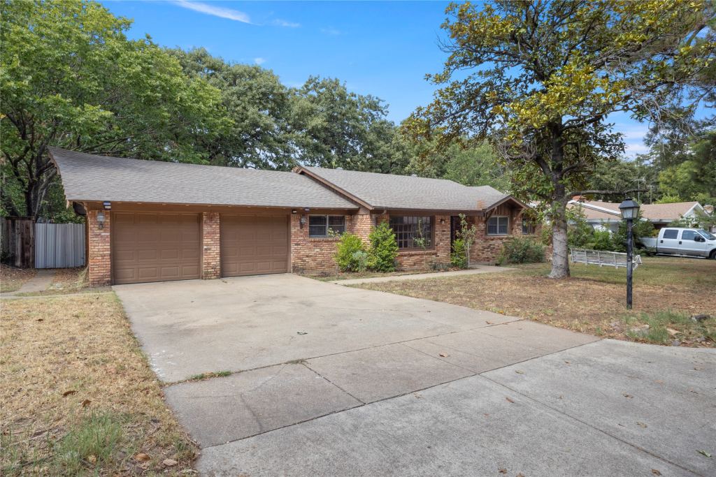 7109 Jewell Avenue, Fort Worth, TX 76112 — photo 1