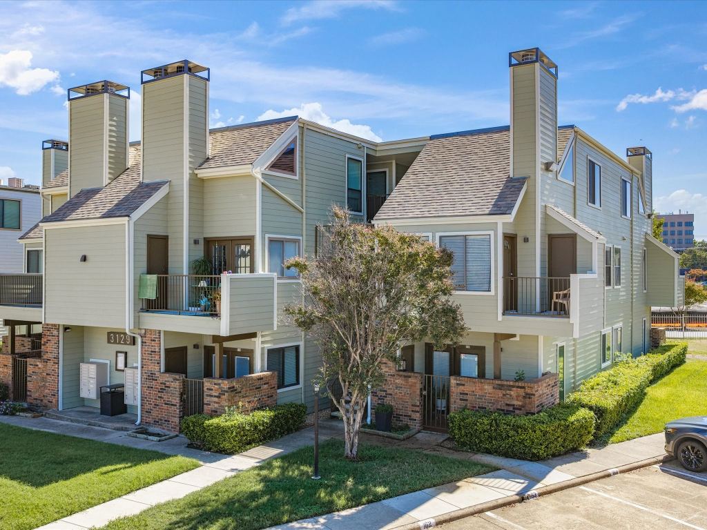 3129 Sondra Drive 206