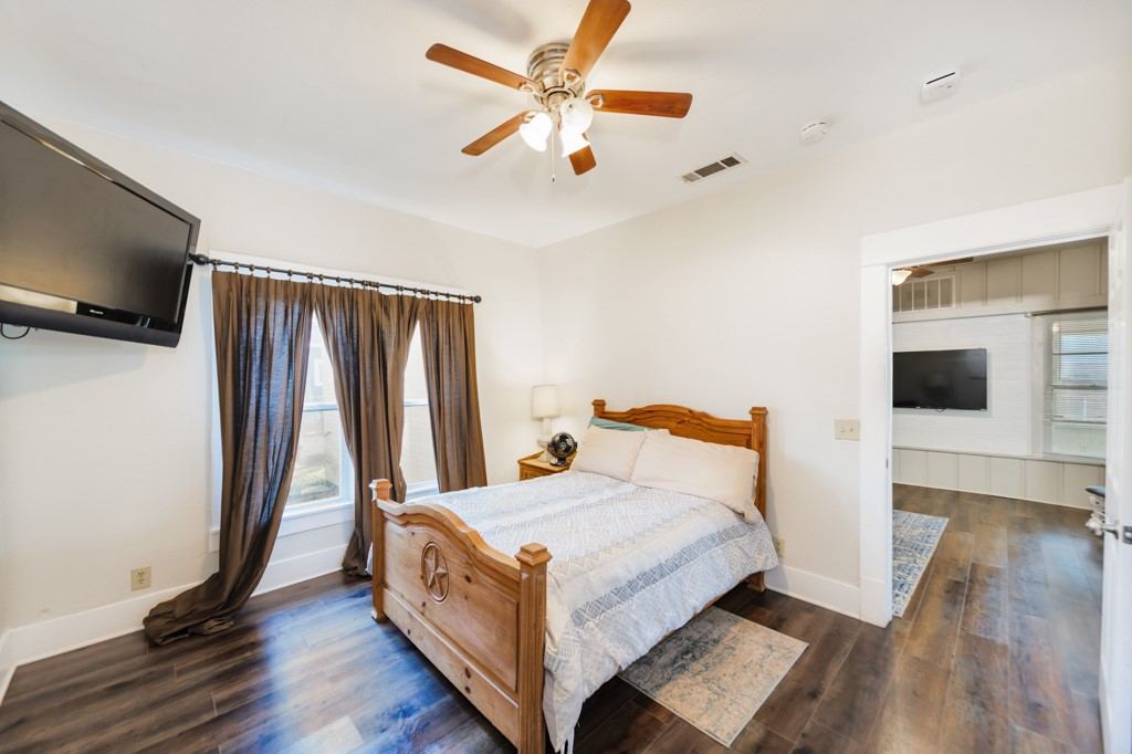 517 W Lamar Street, Alvord, TX 76225 — photo 1