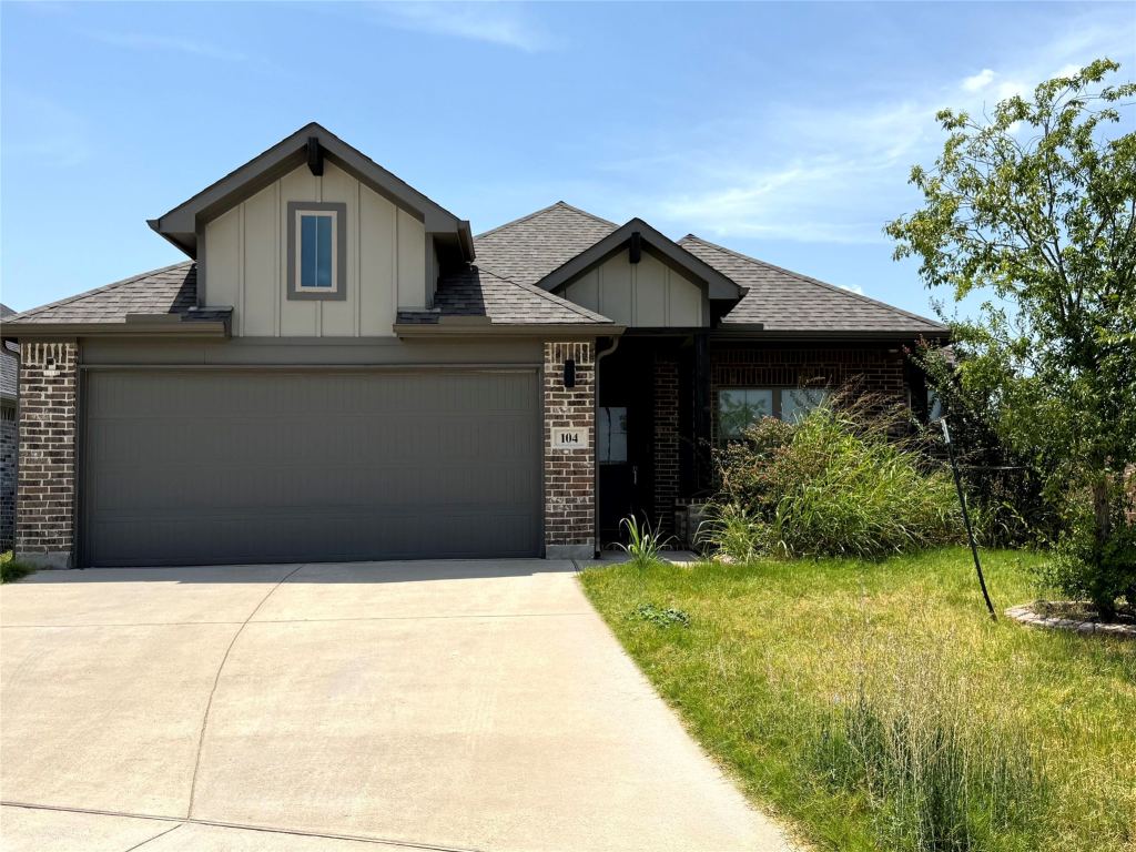 104 Tioga Circle, Waxahachie, TX 75165 — photo 1