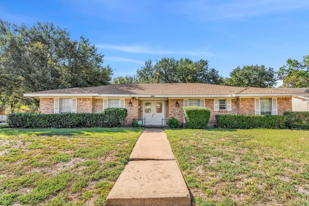 1400 Moss Rose Circle, Irving, TX 75061 — photo 1