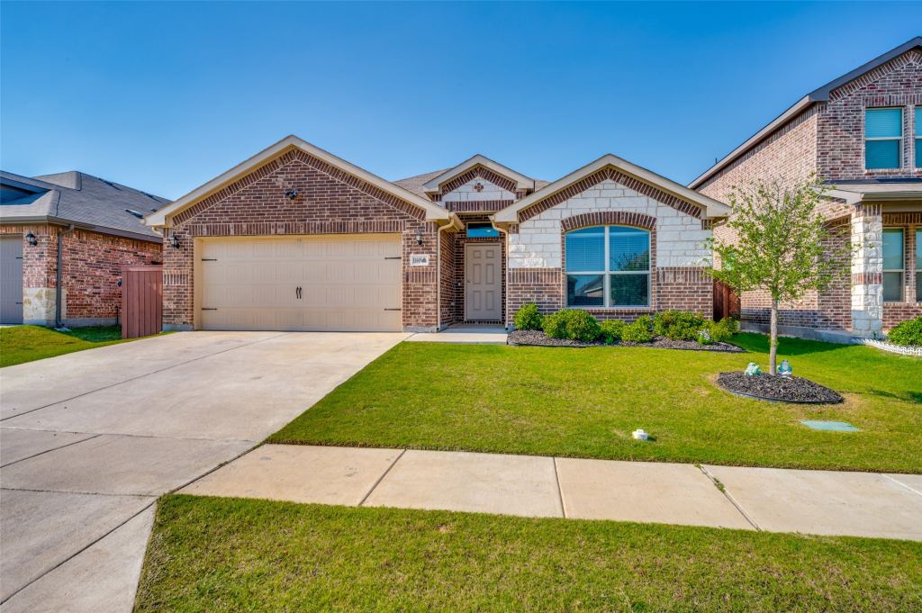 11449 White River Drive, Aubrey, TX 76227 — photo 1
