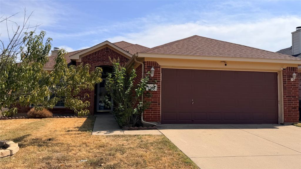 2013 Kingsbrook Trail, Fort Worth, TX 76120 — photo 1