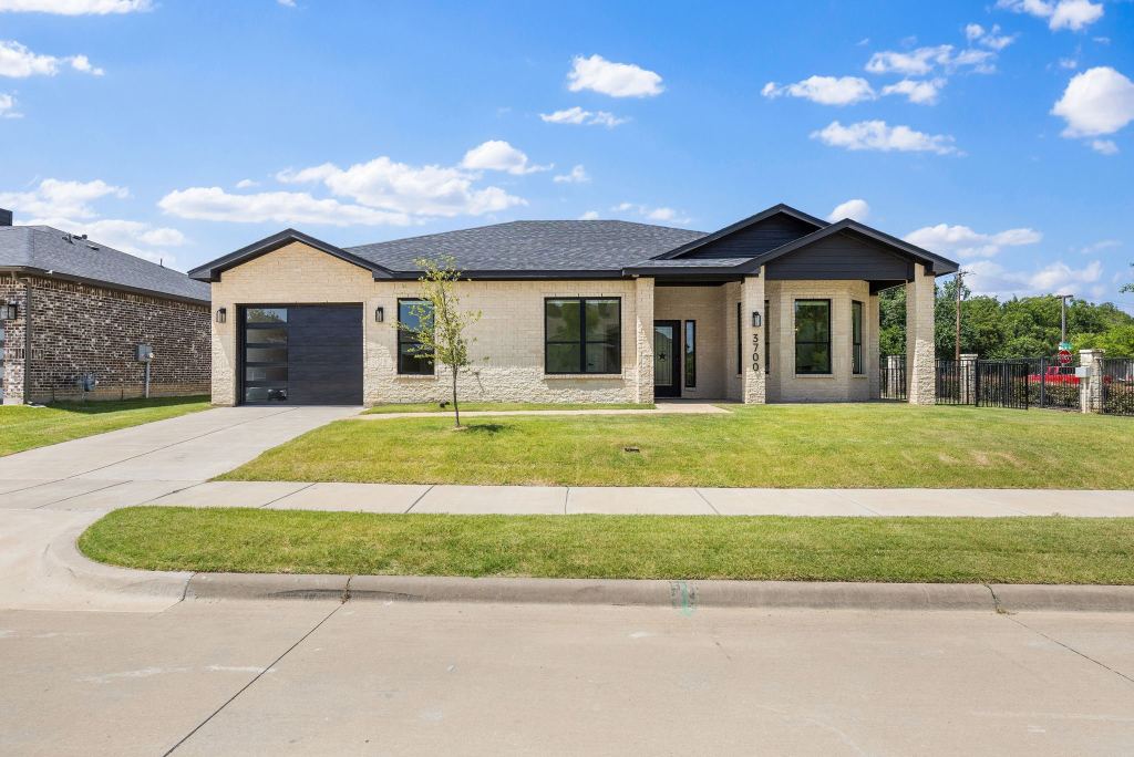 3700 Creek View Drive