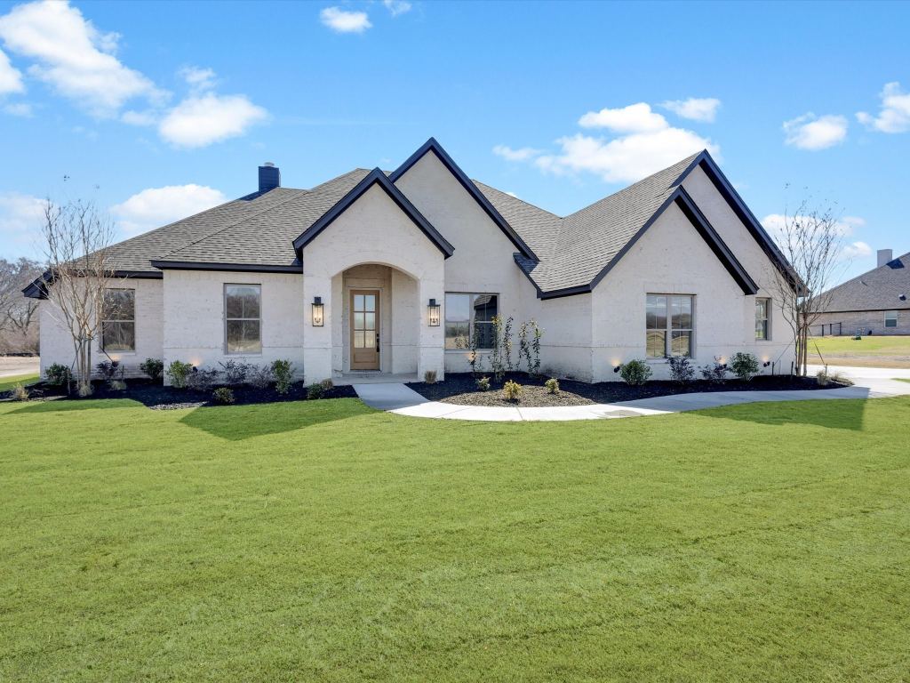 1013 Silver Sage, Weatherford, TX 76085 — photo 1