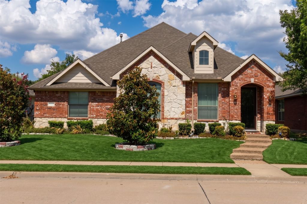 909 Blazing Star Drive, Garland, TX 75043 — photo 1