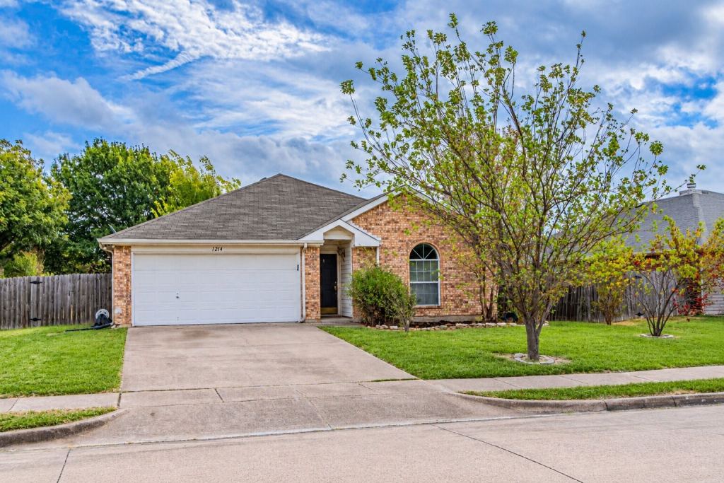 1214 Embercrest Drive, Midlothian, TX 76065 — photo 1
