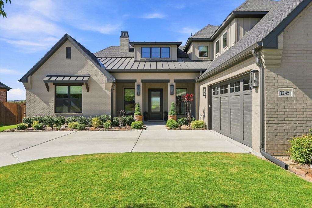1245 Crown Valley Drive