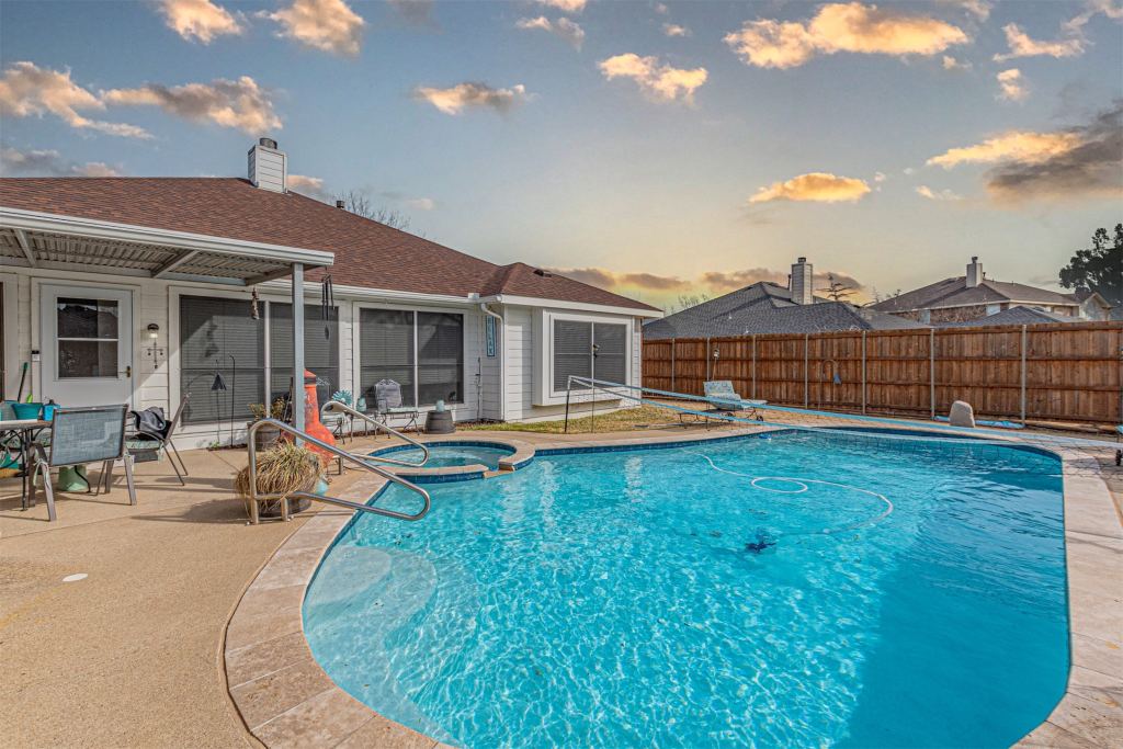 2812 Preston Creek, Mesquite, TX 75181 — photo 1