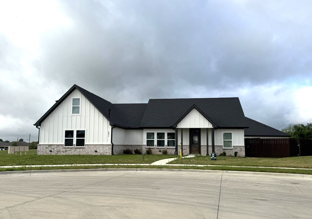 201 Bluff Court, Godley, TX 76044 — photo 1