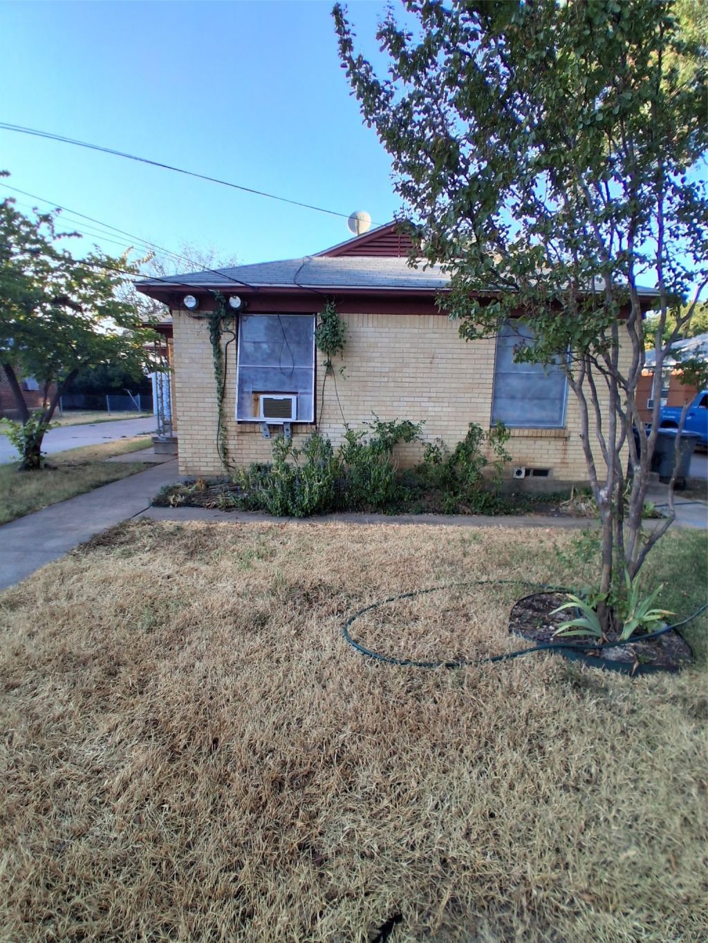 3019 Avon Street 3019, Dallas, TX 75211 — photo 1