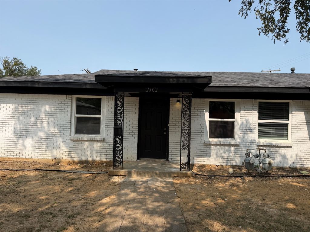 2502 Normont Circle, Fort Worth, TX 76103 — photo 1