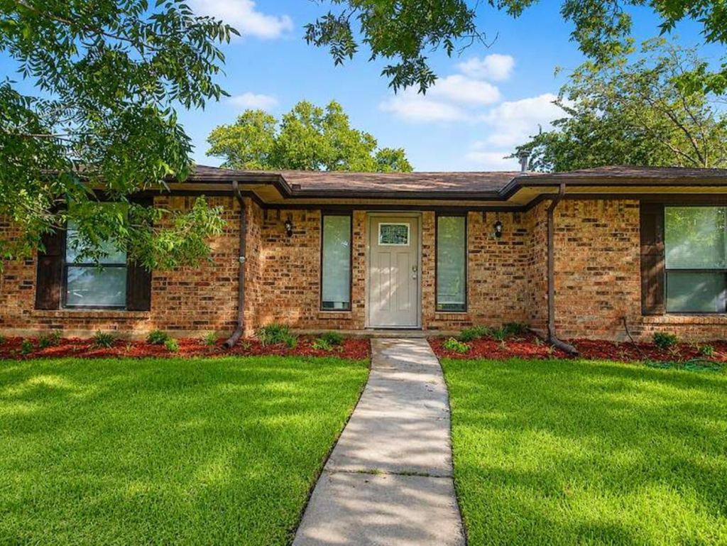 5209 Sarasota Drive, Garland, TX 75043 — photo 1