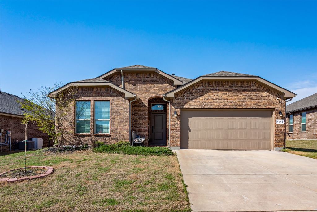 1212 Dublin Drive, Cleburne, TX 76033 — photo 1