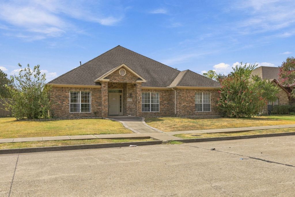 8318 Portsmouth Drive, Rowlett, TX 75088 — photo 1