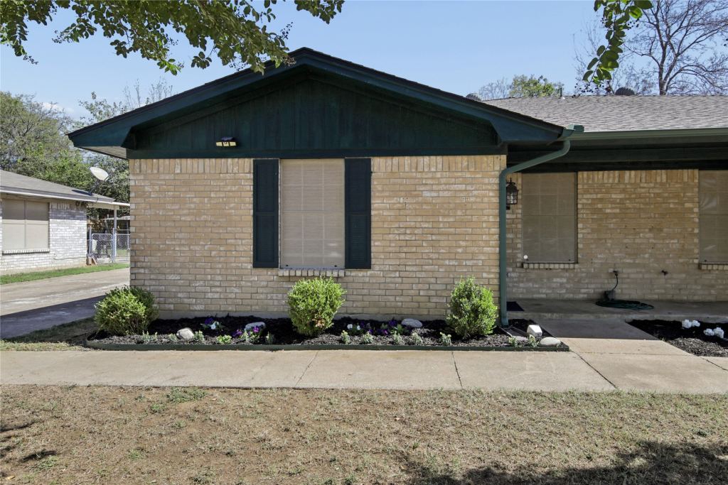 7726 Jennifer Lane, North Richland Hills, TX 76182 — photo 1