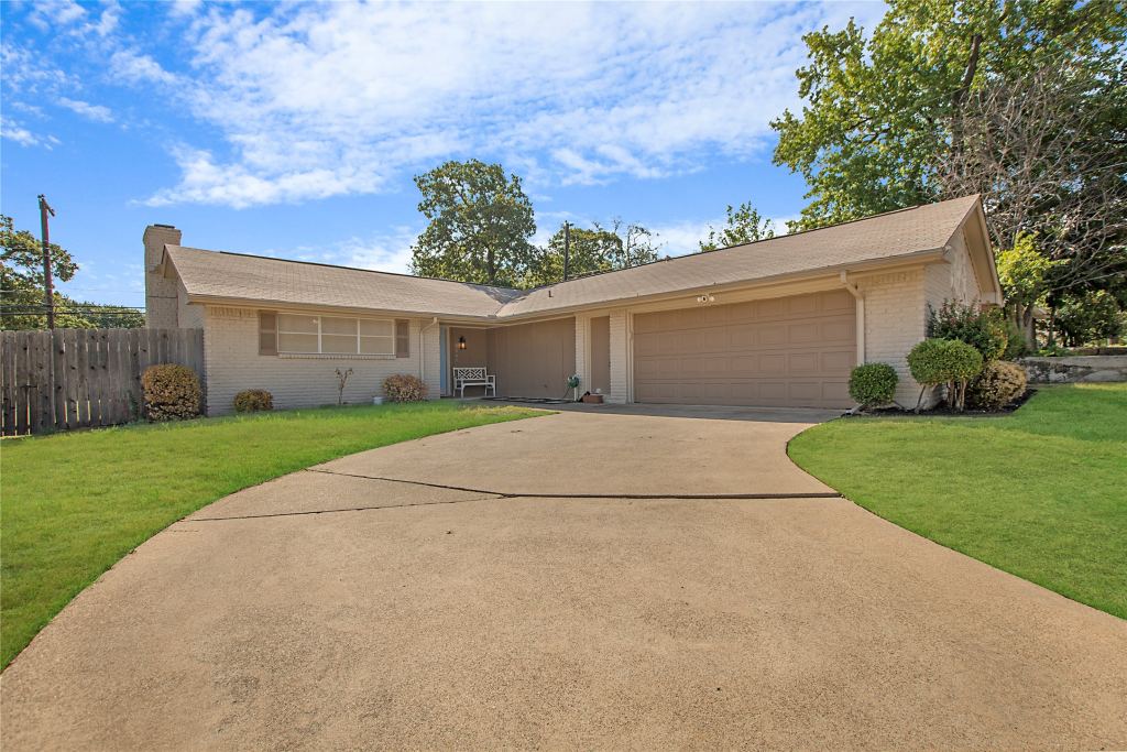 2507 Jewell Drive, Arlington, TX 76016 — photo 1