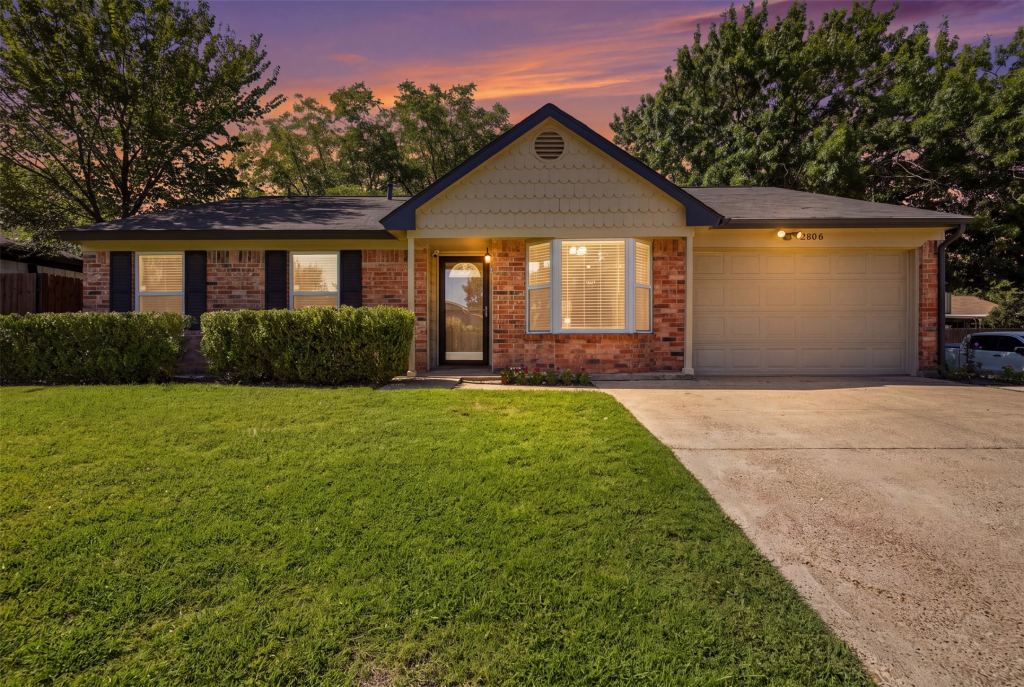2606 Worth Forest Court, Arlington, TX 76016 — photo 1