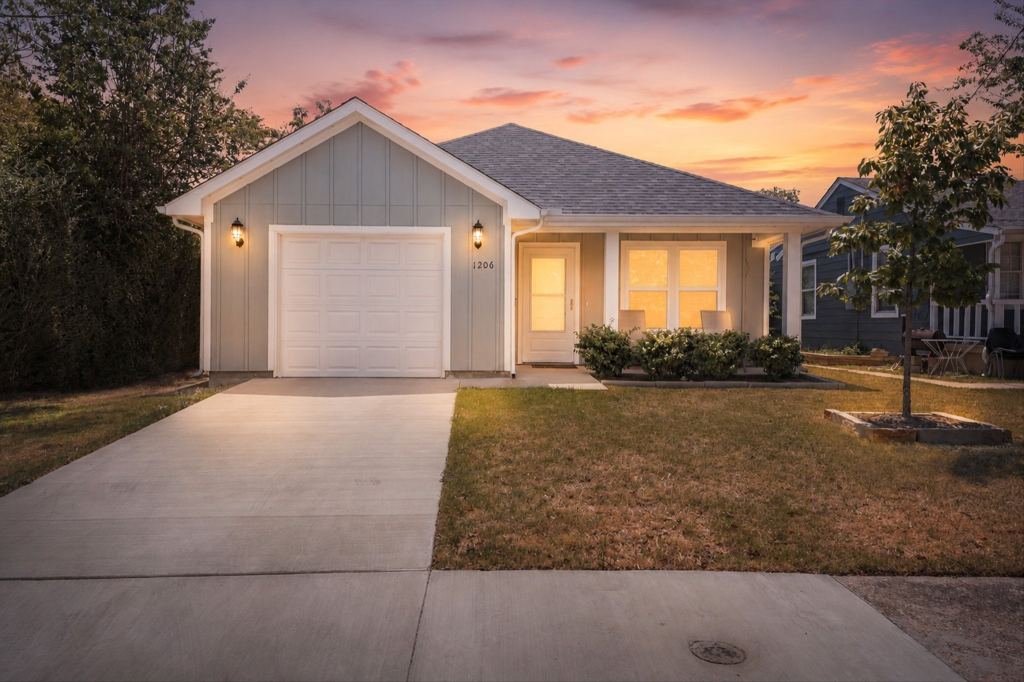 1206 Claude Street, Dallas, TX 75203 — photo 1
