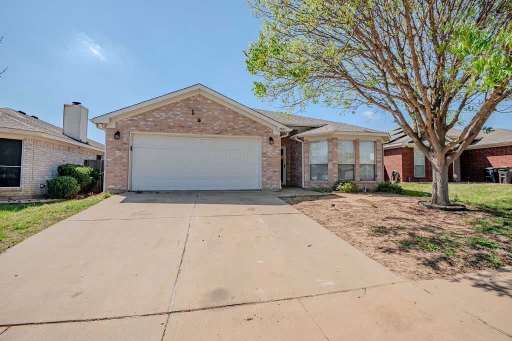 2401 Kelton Street, Fort Worth, TX 76133 — photo 1
