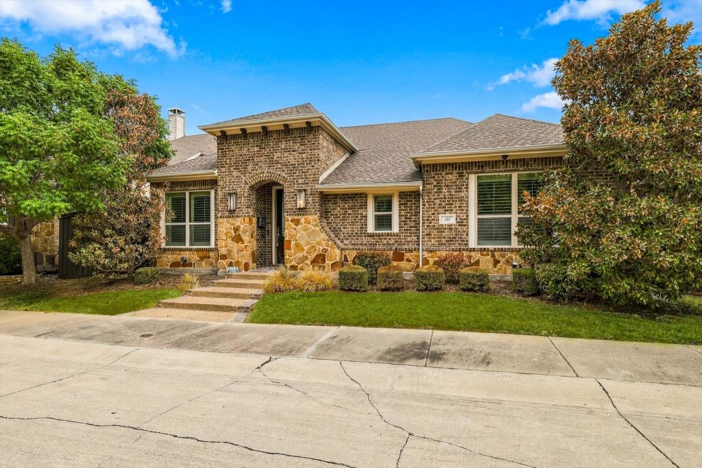 405 Sir Torin Lane, Lewisville, TX 75056 — photo 1