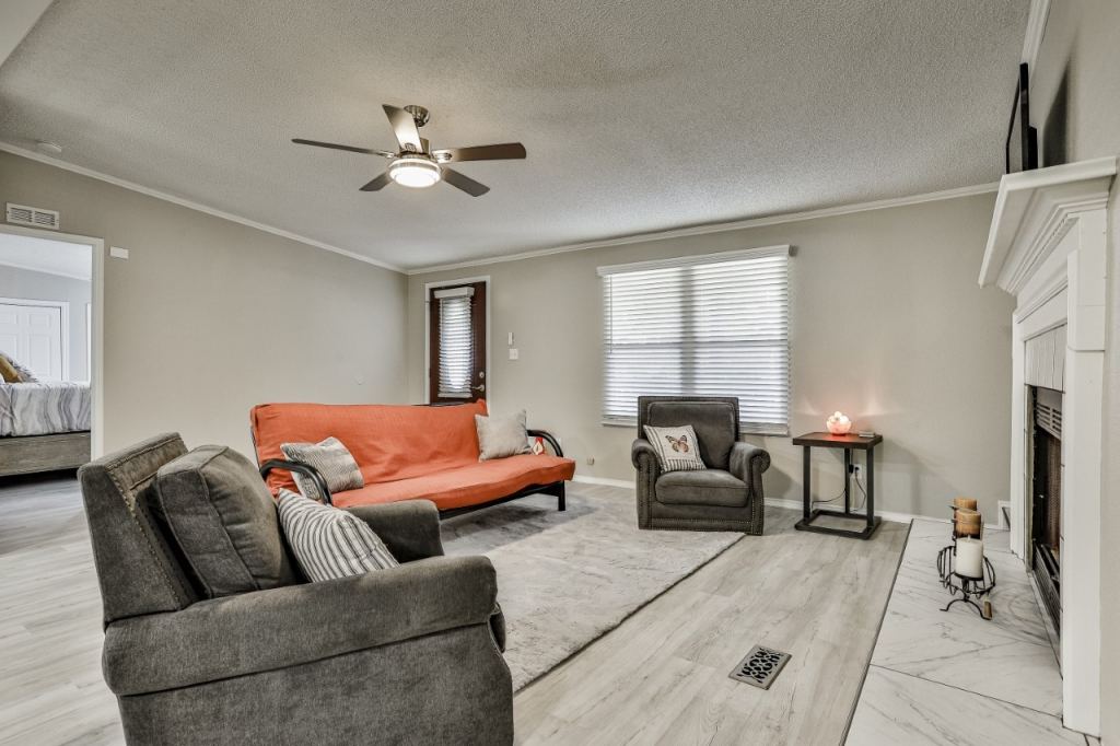 3809 Lands End Court, Granbury, TX 76048 — photo 1