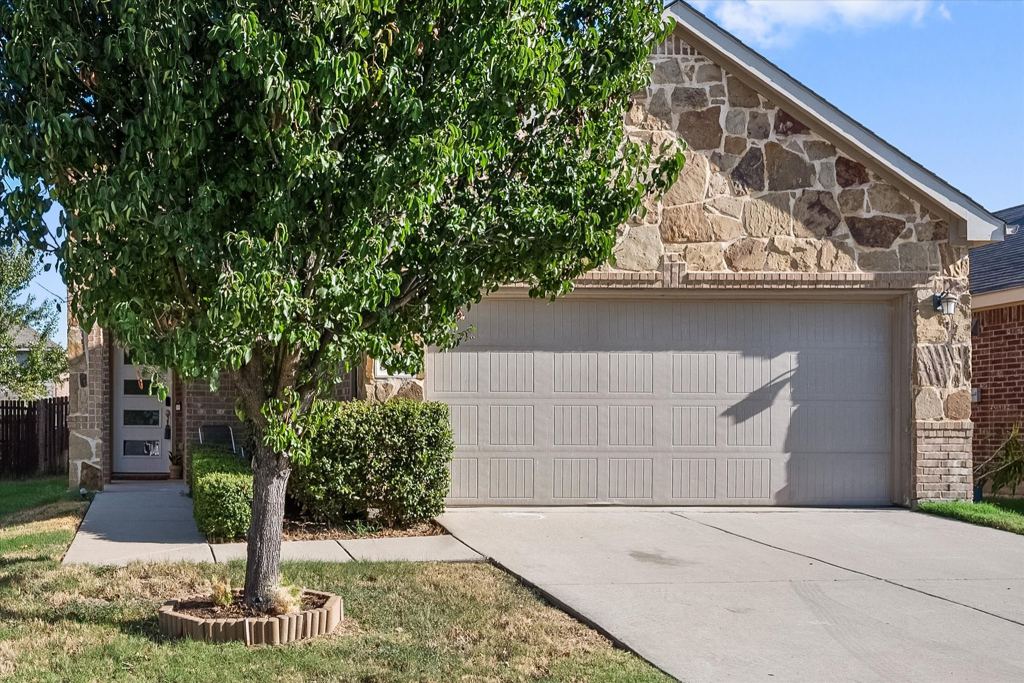 8825 Deadwood Lane, Aubrey, TX 76227 — photo 1