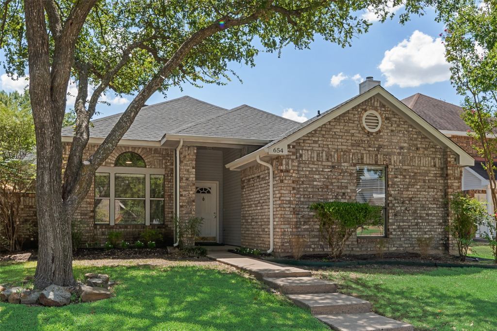 654 Spring Street, Allen, TX 75002 — photo 1
