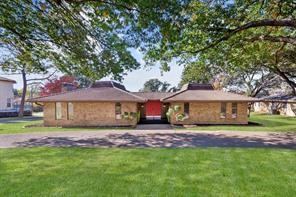 1921 Briarwood Drive, Grand Prairie, TX 75050 — photo 1