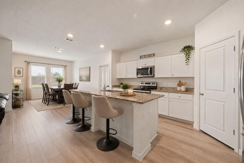 8 Glen Crossings Road, Edgecliff Village, TX 76134 — photo 1