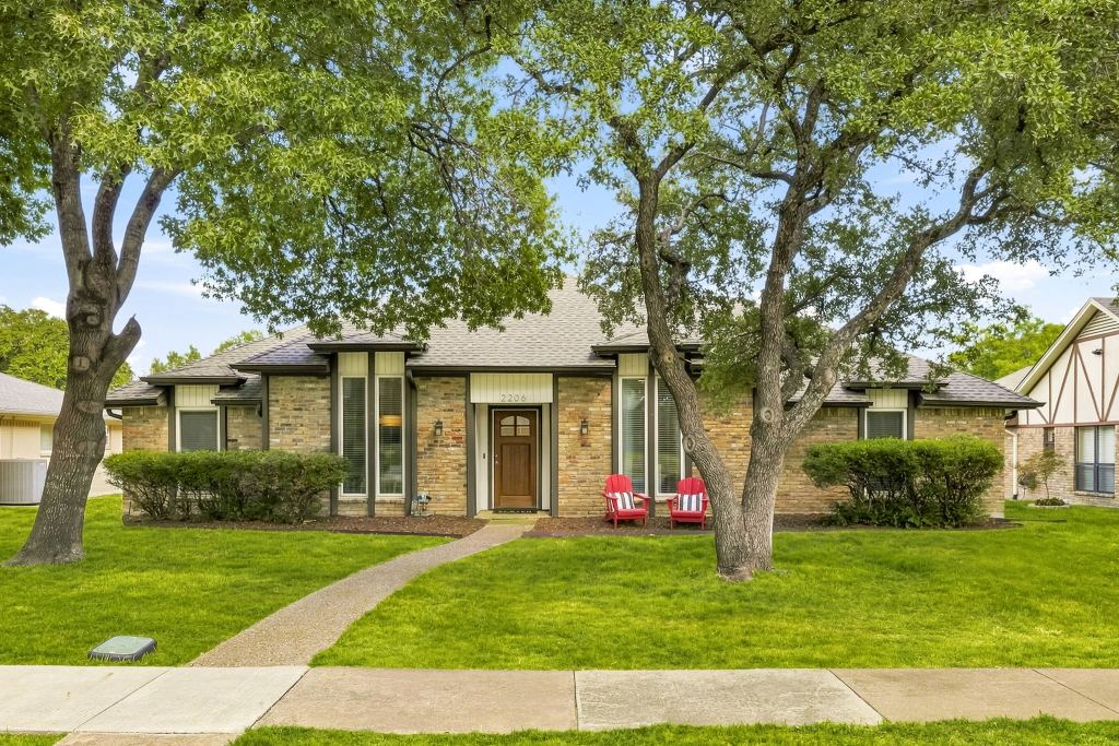 2206 Victoria Lane, Richardson, TX 75082 — photo 1