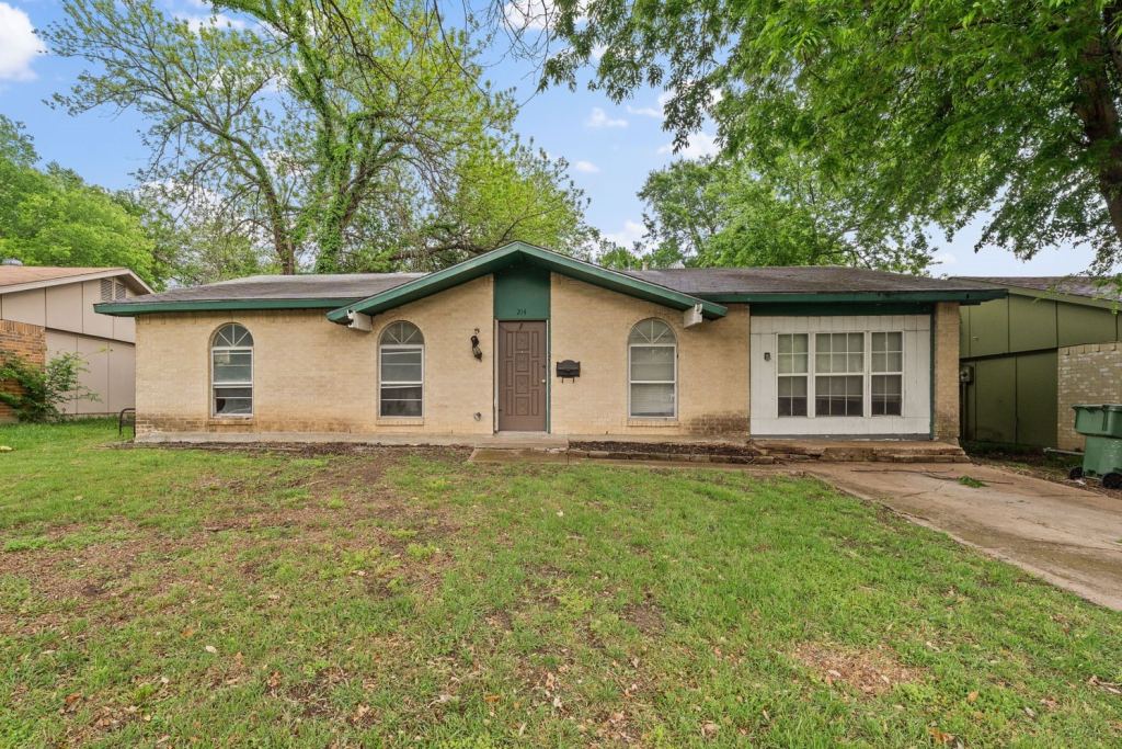 214 Independence Drive, Garland, TX 75043 — photo 1