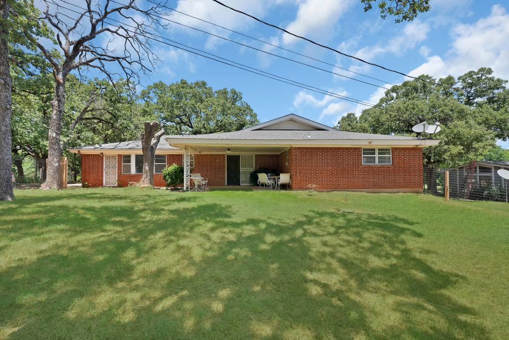 305 W Bethesda Road, Burleson, TX 76028 — photo 1