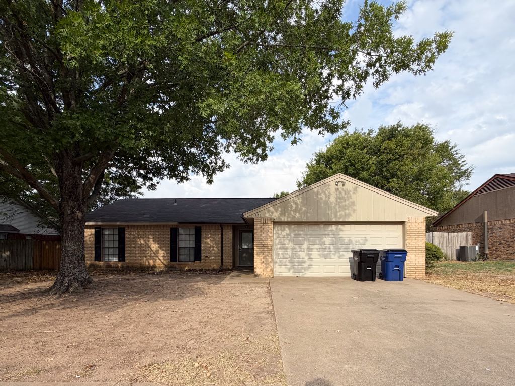 921 Park Place Boulevard, Midlothian, TX 76065 — photo 1