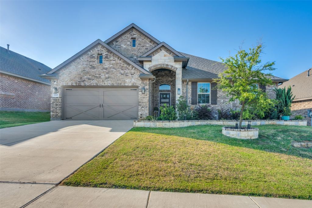 1117 Silver Oak Drive, Mansfield, TX 76063 — photo 1