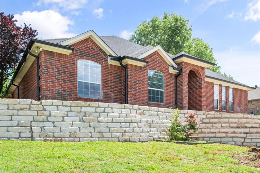 2110 Timber Cove Court, Weatherford, TX 76087 — photo 1