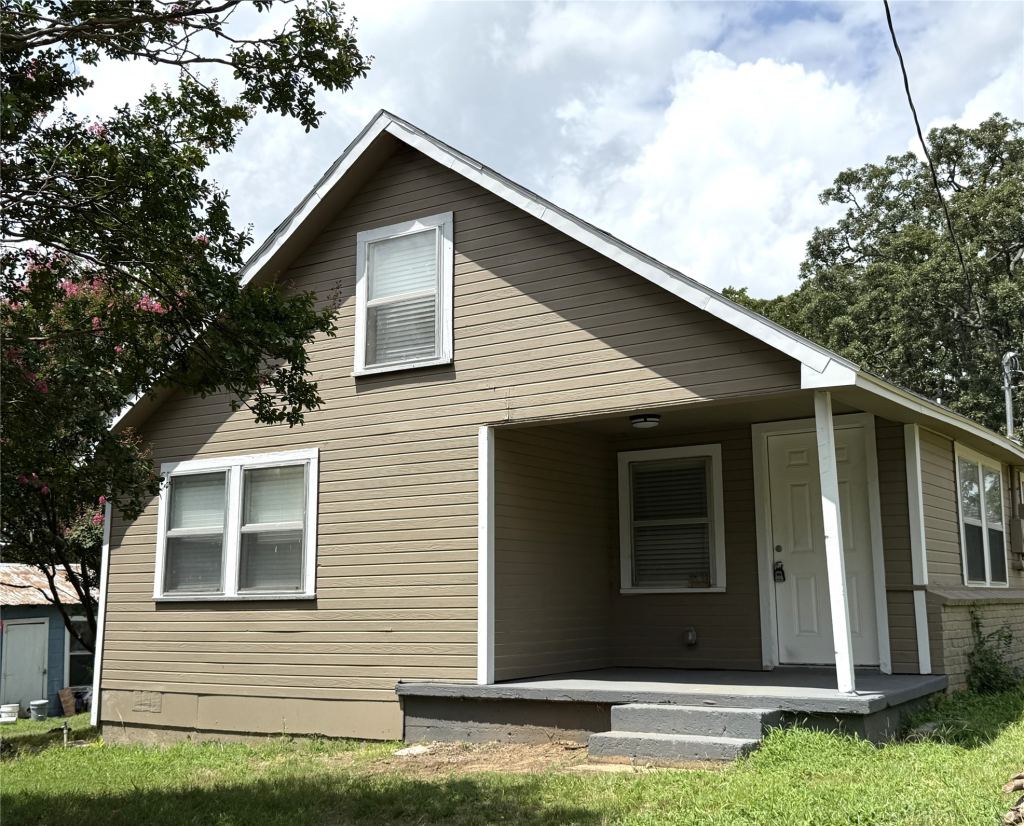 1931 Avenue A, Denison, TX 75021 — photo 1